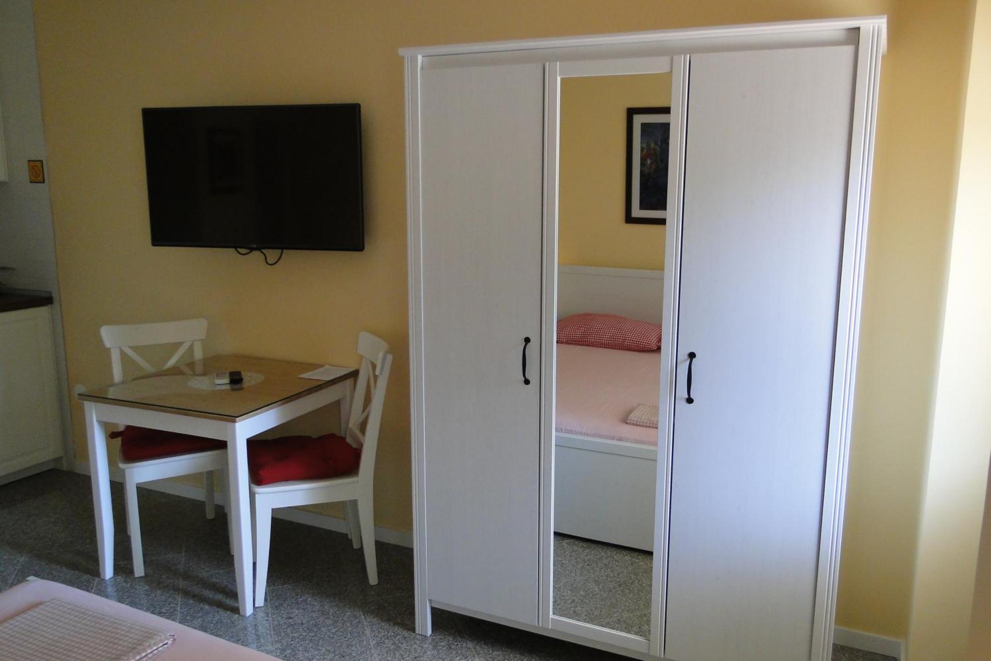 Apartments Villa Ela Umag Oda fotoğraf