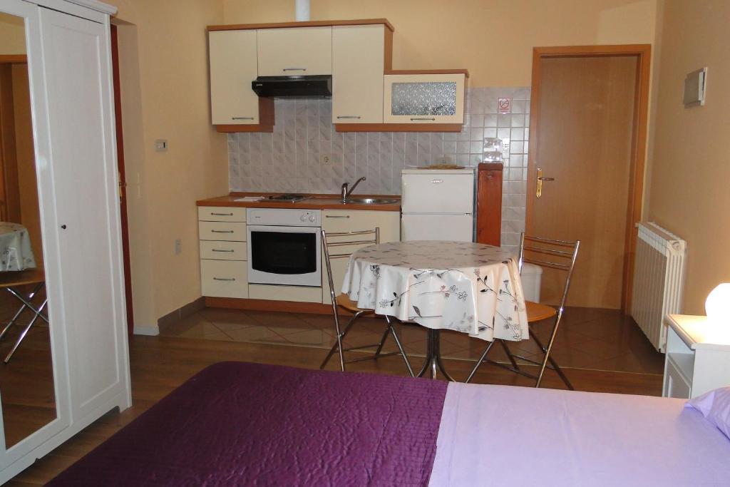 Apartments Villa Ela Umag Oda fotoğraf
